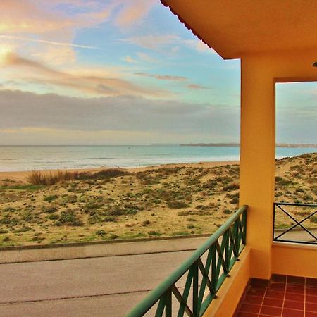 Supertubos Beach Hostel Atouguia Da Baleia Ruang foto