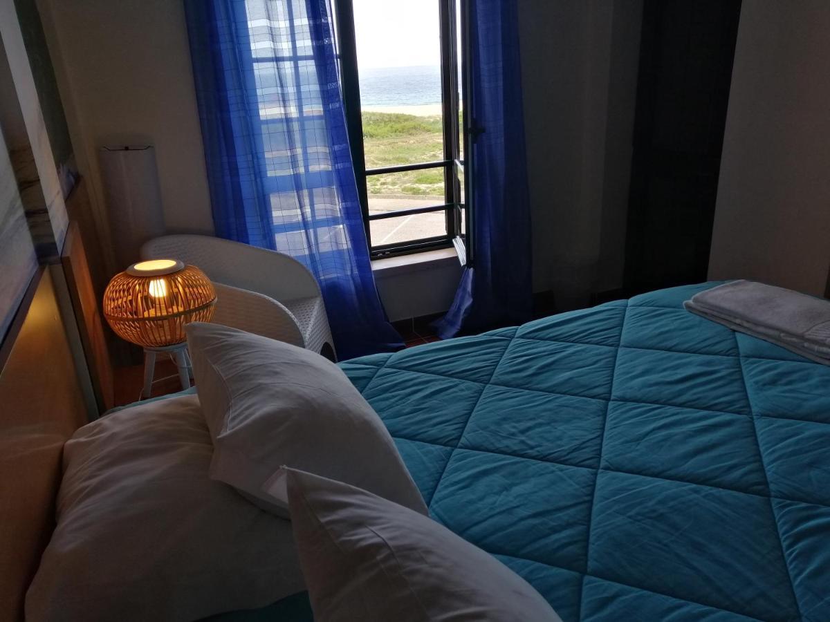 Supertubos Beach Hostel Atouguia Da Baleia Bagian luar foto