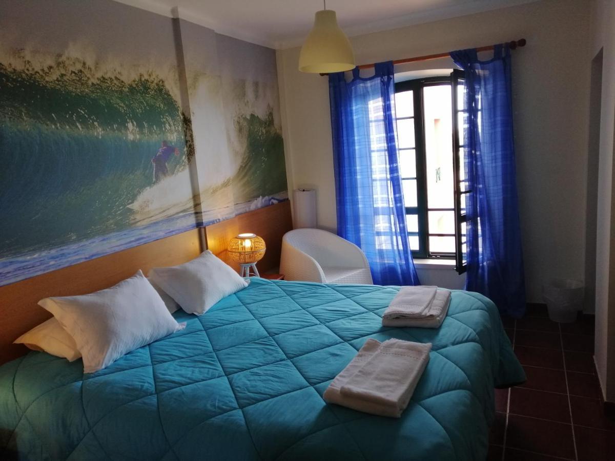 Supertubos Beach Hostel Atouguia Da Baleia Bagian luar foto