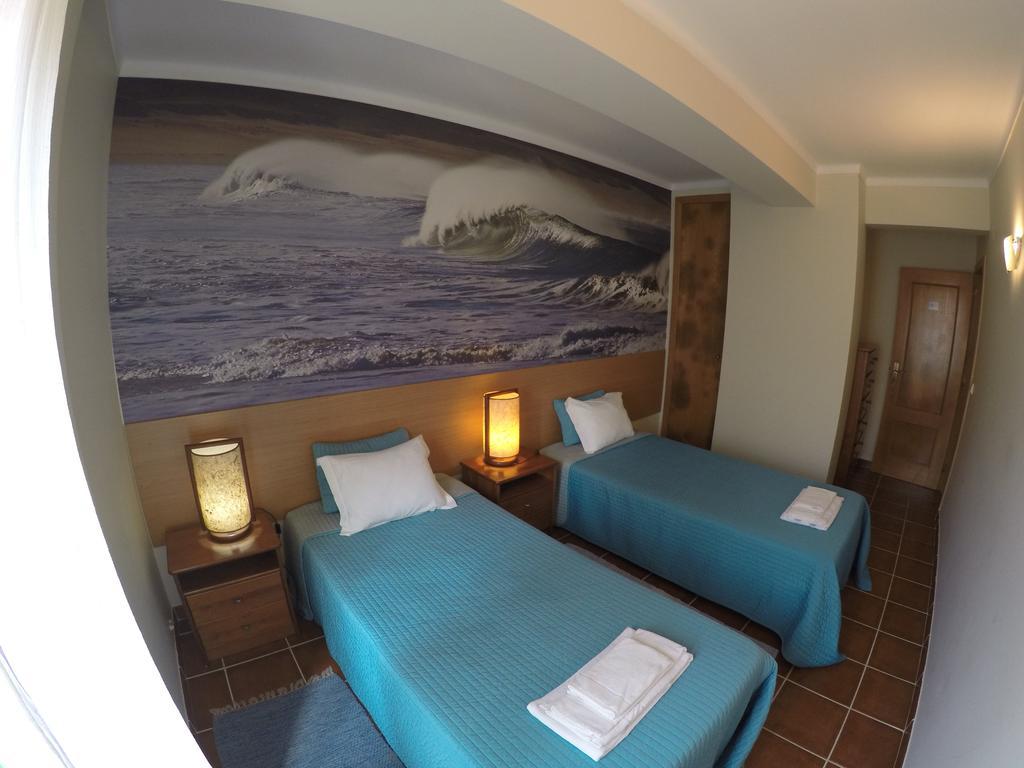 Supertubos Beach Hostel Atouguia Da Baleia Bagian luar foto