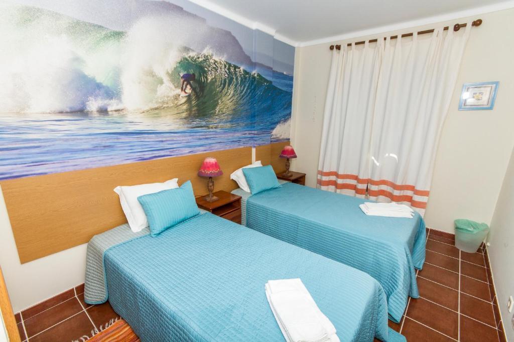 Supertubos Beach Hostel Atouguia Da Baleia Ruang foto