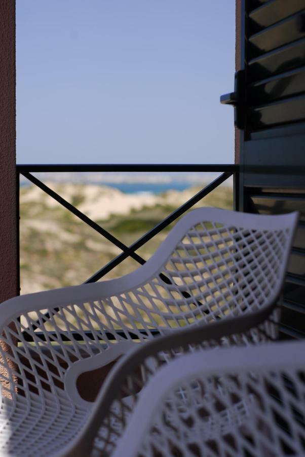 Supertubos Beach Hostel Atouguia Da Baleia Bagian luar foto